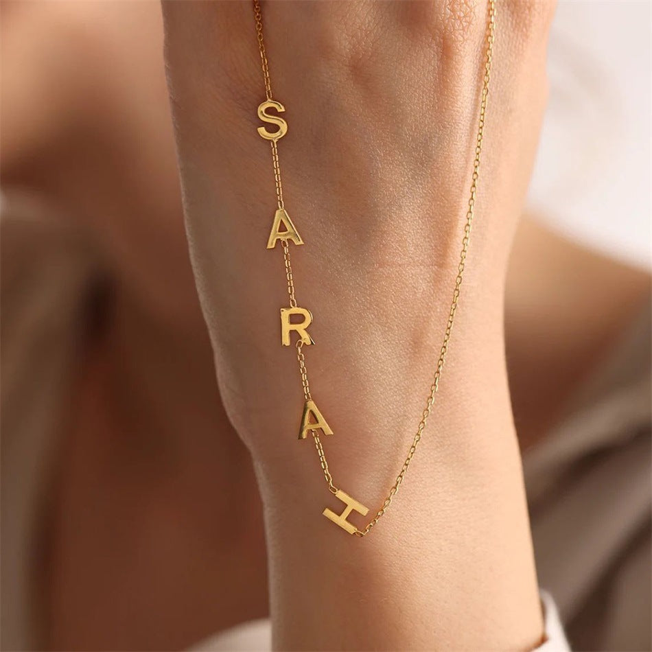 Collier personnalisé avec lettres en bloc